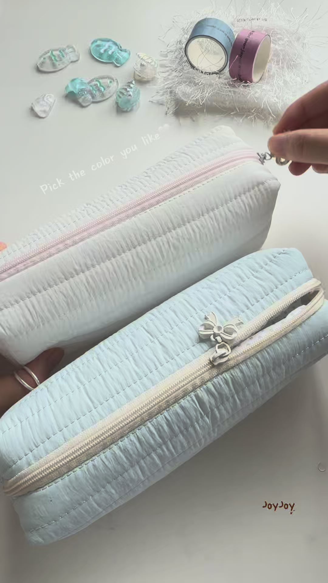 Cloud Puff quilted pencil case product demonstration video